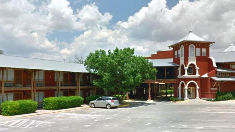 Bo Courts Hotel