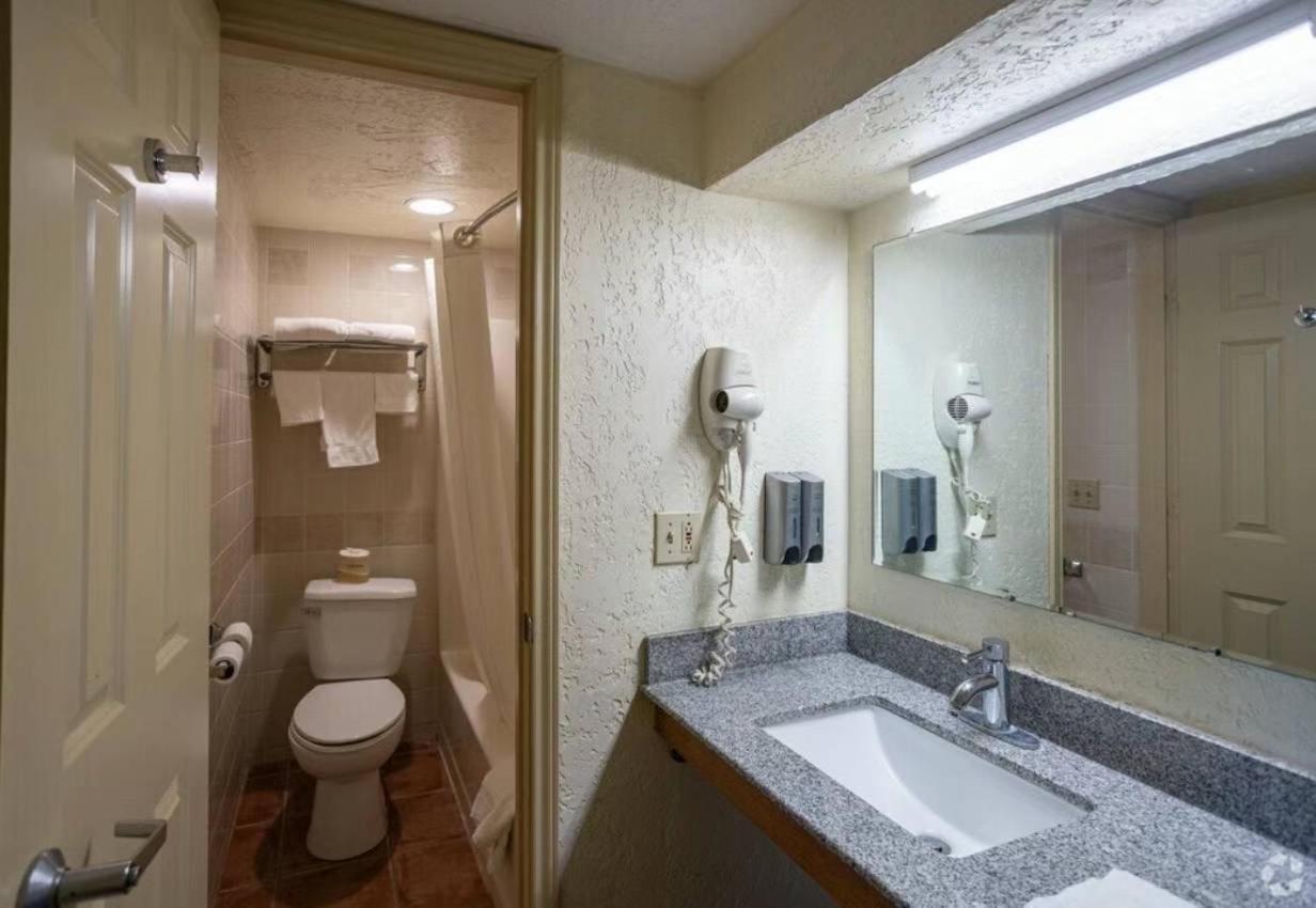 Bo Courts Hotel